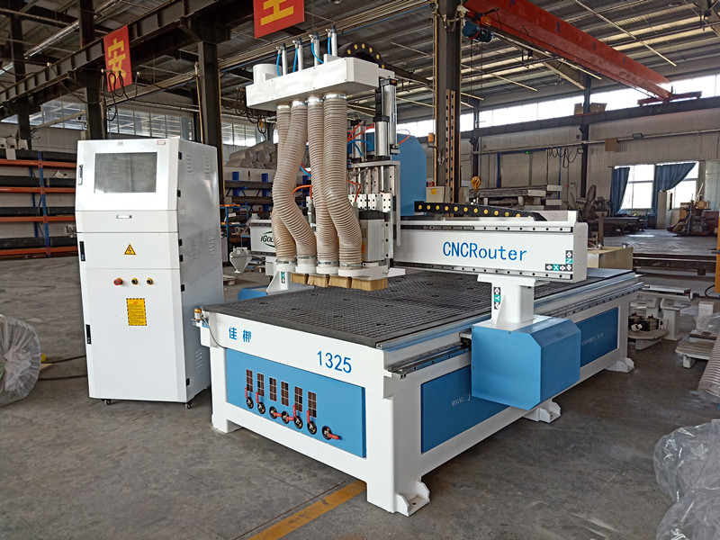 M&aacute;quina de corte CNC de madeira