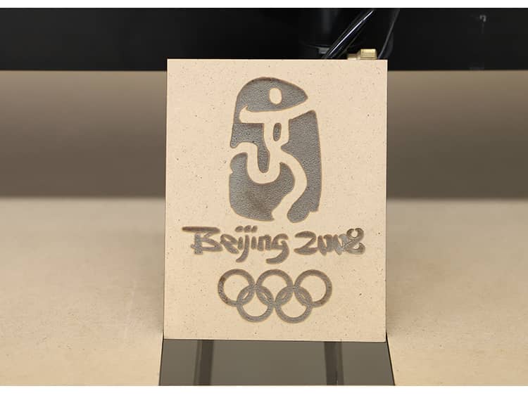 M&aacute;quina l&aacute;ser de CO2