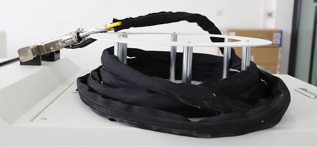 Macchina per la pulizia laser