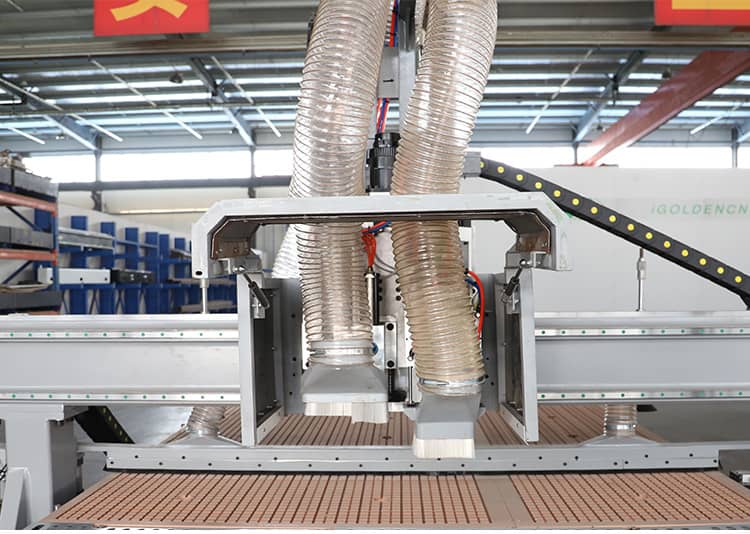 Arm&aacute;rio fazendo equipamento