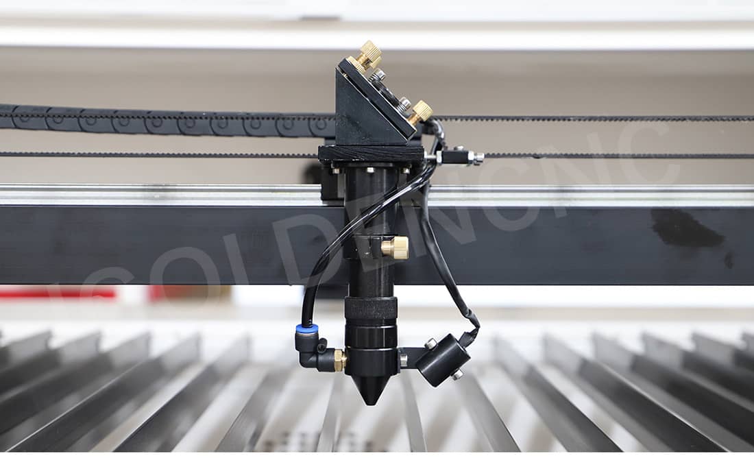 M&aacute;quina de corte a laser de CO2